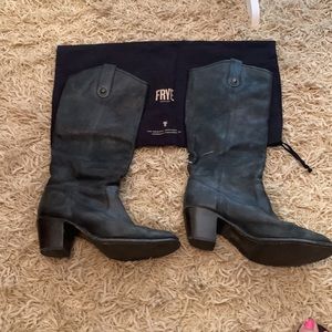 Frye black leather boots ( see pics has one small scratch)